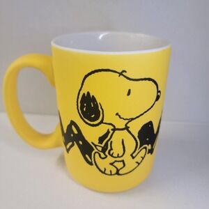 Peanuts Snoopy & Charlie Brown MLB 15 oz Lineup Mug Yellow Coffee Cup Soft Touch